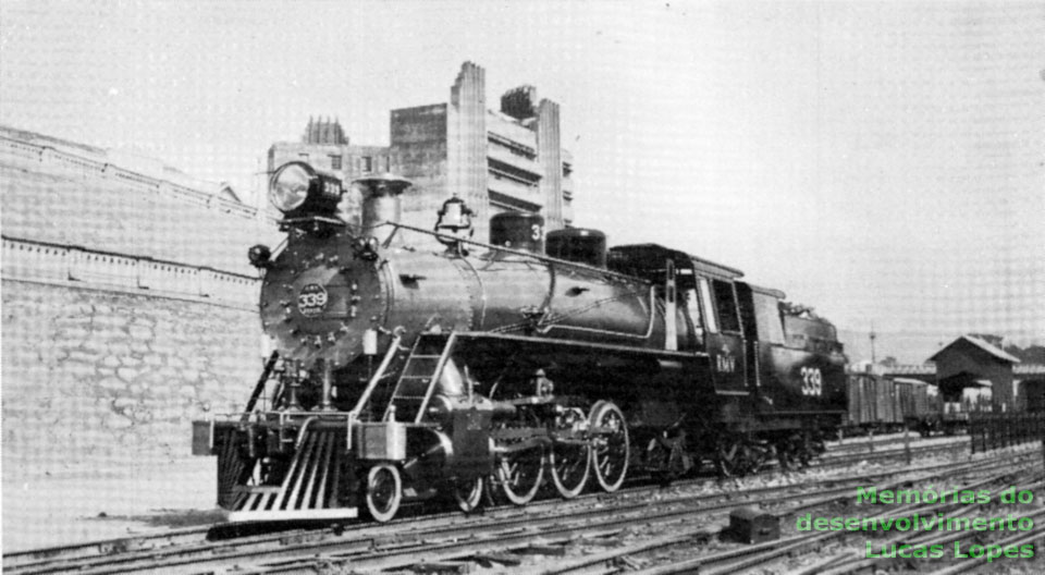 Locomotiva a vapor nº 339 da RMV na estação ferroviária de Belo Horizonte