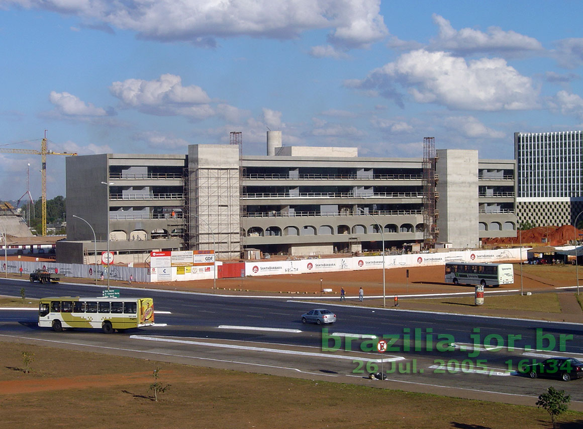 Biblioteca Nacional de Brasília durante a construção em 2005
