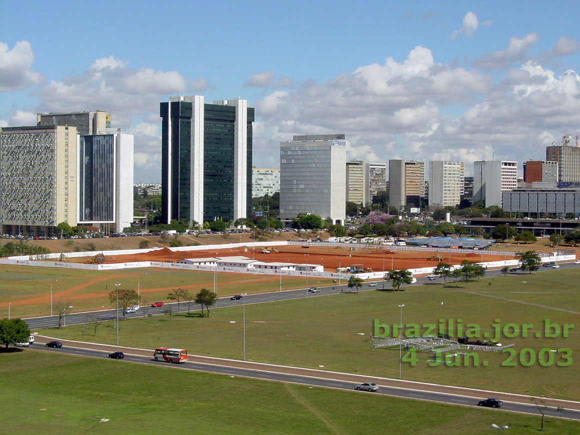 Início das obras da Biblioteca Nacional de Brasília em 2003