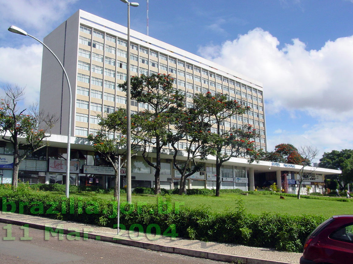 Fachada do Hotel Nacional de Brasília, com sua galeria de lojas
