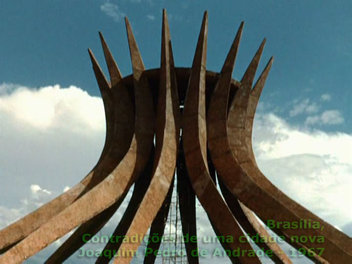 Estrutura de concreto da Catedral de Brasília por volta de 1967, do filme "Brasília: contradições de uma cidade nova", do cineasta Joaquim Pedro de Andrade