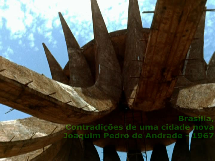 Detalhe das colunas da Catedral de Brasília por volta de 1967, do filme "Brasília: contradições de uma cidade nova", do cineasta Joaquim Pedro de Andrade
