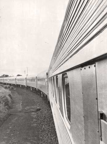 Trem de a&ccedil;o inox da bitola m&eacute;trica para Bras&iacute;lia
