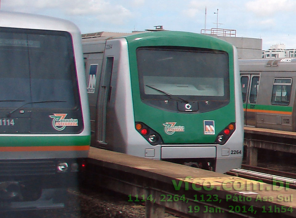 Trens 1111-1114, 2261-2264 e 1121-1124 do Metrô DF estacionados (reserva) no pátio Asa Sul
