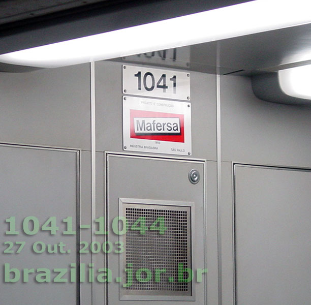 Placa do fabricante Mafersa no interior do trem 1041-1044 do Metrô de Brasília