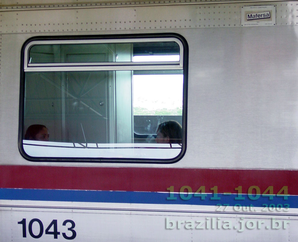 Placa do fabricante Mafersa no trem 1041-1044 do Metrô de Brasília