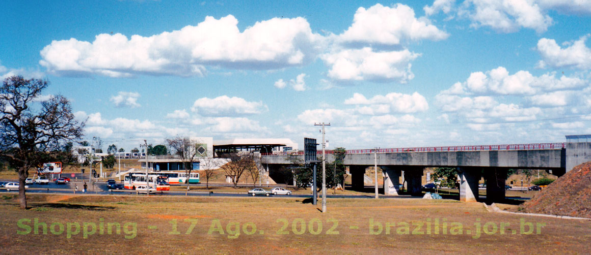 Viaduto e estação Shopping do Metrô de Brasília
