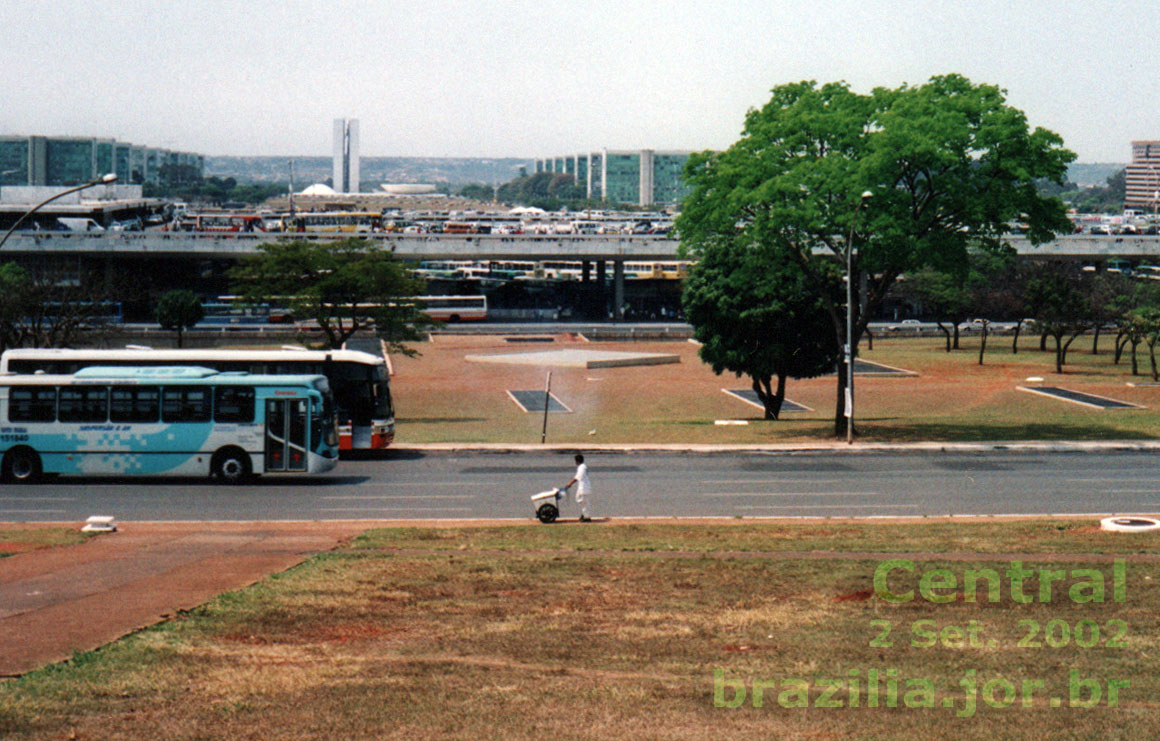 Localização da Estação Central do Metrô de Brasília em relação à Esplanada dos Ministérios