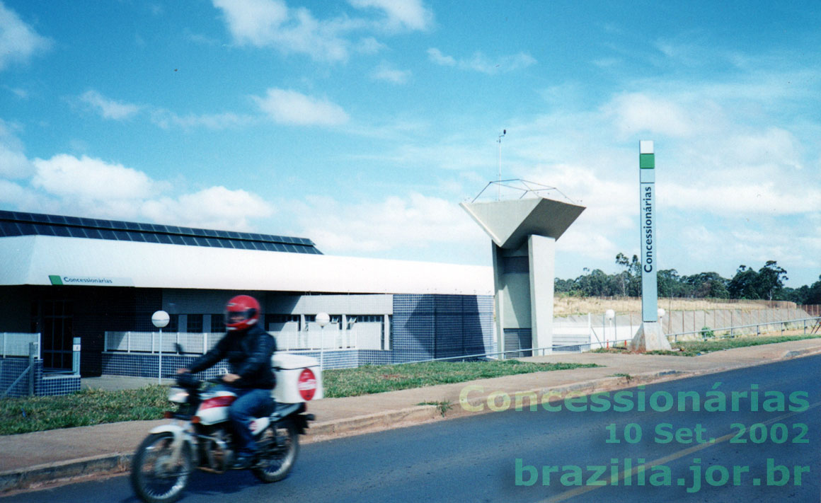 Aspecto externo da Estação Concessionárias, do Metrô de Brasília, na cidade satélite de Águas Claras