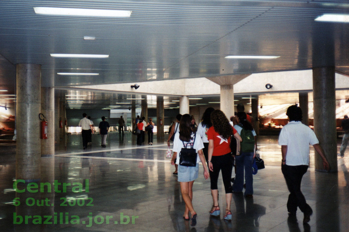 Saguão da estação Central do Metrô de Brasília