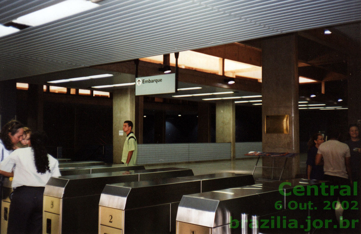 Roletas (bloqueio) da Estação Central do Metrô de Brasília