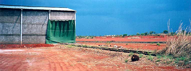 Trilhos do p&aacute;tio ferrovi&aacute;rio