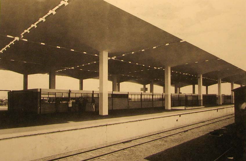 Vista da plataforma de embarque nos trens, da esta&ccedil;&atilde;o ferrovi&aacute;ria de Ribeir&atilde;o Preto